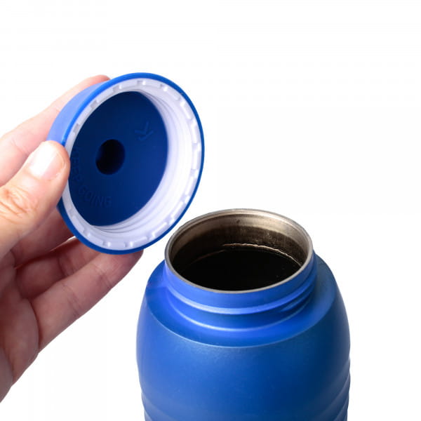 Keego Trinkflasche 750 ml Electric Blue - Sportflasche mit Innenbeschichtung aus Titan (Version 4)