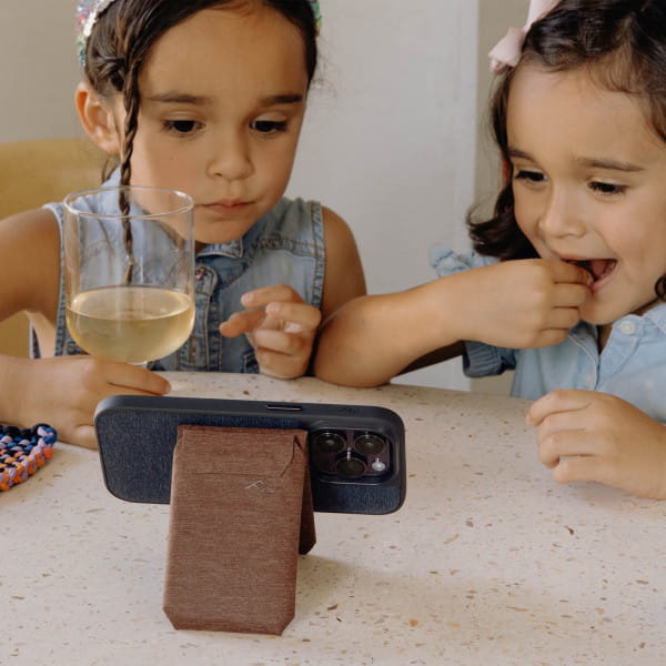 Peak Design Mobile Wallet Stand - Redwood