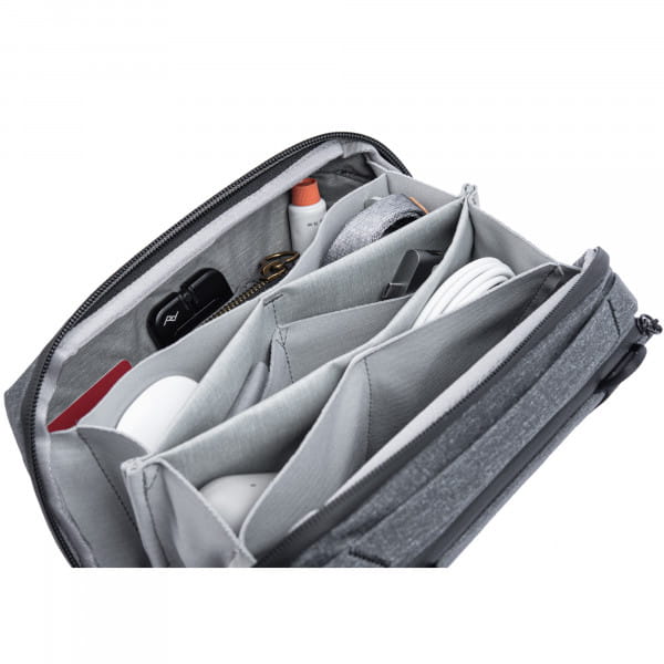 Peak Design Tech Pouch - Charcoal (Dunkelgrau) - Organizer-Tasche für Smartphones, Kabel etc.