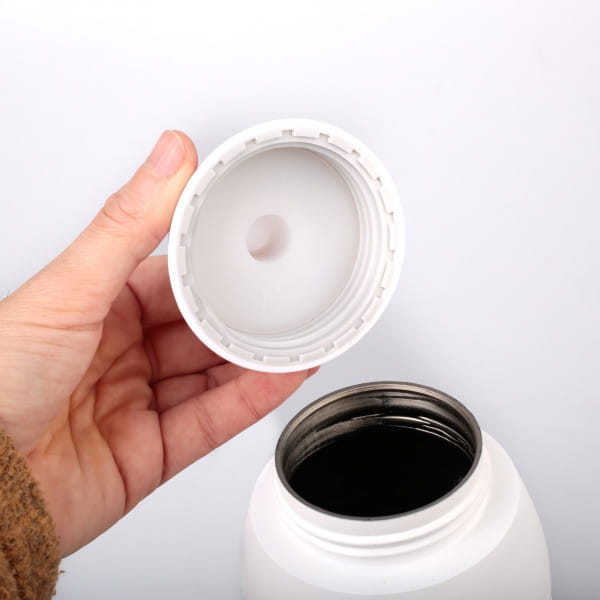 Keego Trinkflasche 750 ml Titanium White - Sportflasche mit Innenbeschichtung aus Titan (Version 4)