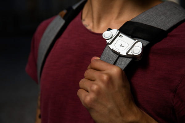 Peak Design Capture Clip v3 - Silver (Silberfarben) - Kameraclip zum Tragen von DSLR-/DSLM-Kameras a