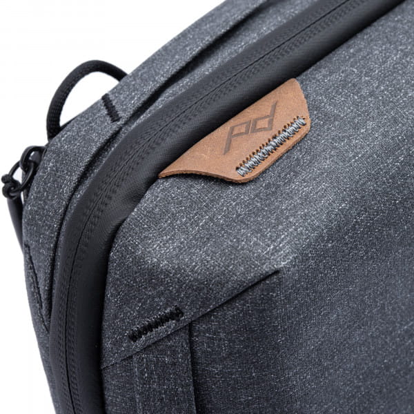 Peak Design Tech Pouch - Charcoal (Dunkelgrau) - Organizer-Tasche für Smartphones, Kabel etc.