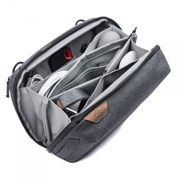 Peak Design Tech Pouch - Charcoal (Dunkelgrau) - Organizer-Tasche für Smartphones, Kabel etc.